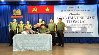 Chương trình học bổng “Cùng em vững bước tương lai”
