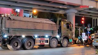 Xe “hổ vồ” náo loạn khu vực trung tâm TP Hà Nội