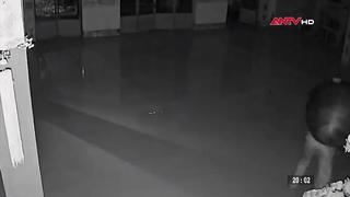 Truy tìm đối tượng lẻn vào chùa lấy cắp chuông đồng 