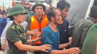 Hai tàu cá TPHCM gặp nạn: 8 người thoát nạn, 3 người mất tích