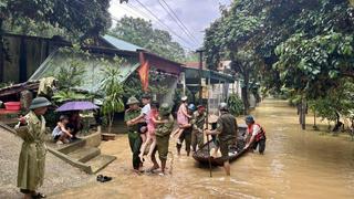 Không để người dân vùng bão, ngập thiếu lương thực, quần áo 
