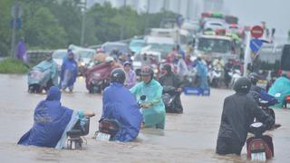 CSGT Hà Nội bác thông tin cấm đường do mưa bão, ngập lụt