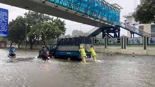 Hà Nội: Mưa lớn trên 300mm, gây 65 điểm ngập úng