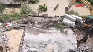 Vỡ đê sông Vinh, hàng trăm người tham gia cứu hộ khẩn cấp