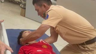 CSGT Lâm Đồng hỗ trợ đưa cháu bé bị xuất huyết não đi cấp cứu