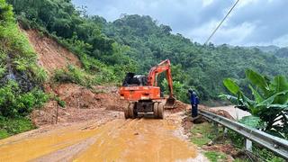 97 vị trí ách tắc giao thông sau bão số 10 sẽ được thông xe trong ngày 2/10