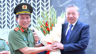Công an nhân dân vì Đảng, vì dân 