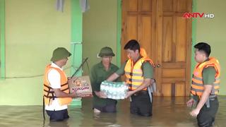 Công an Nghệ An sẻ chia, tiếp sức người dân vùng lũ