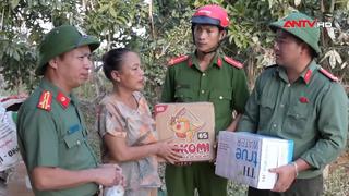 Giúp dân khắc phục hậu quả mưa bão