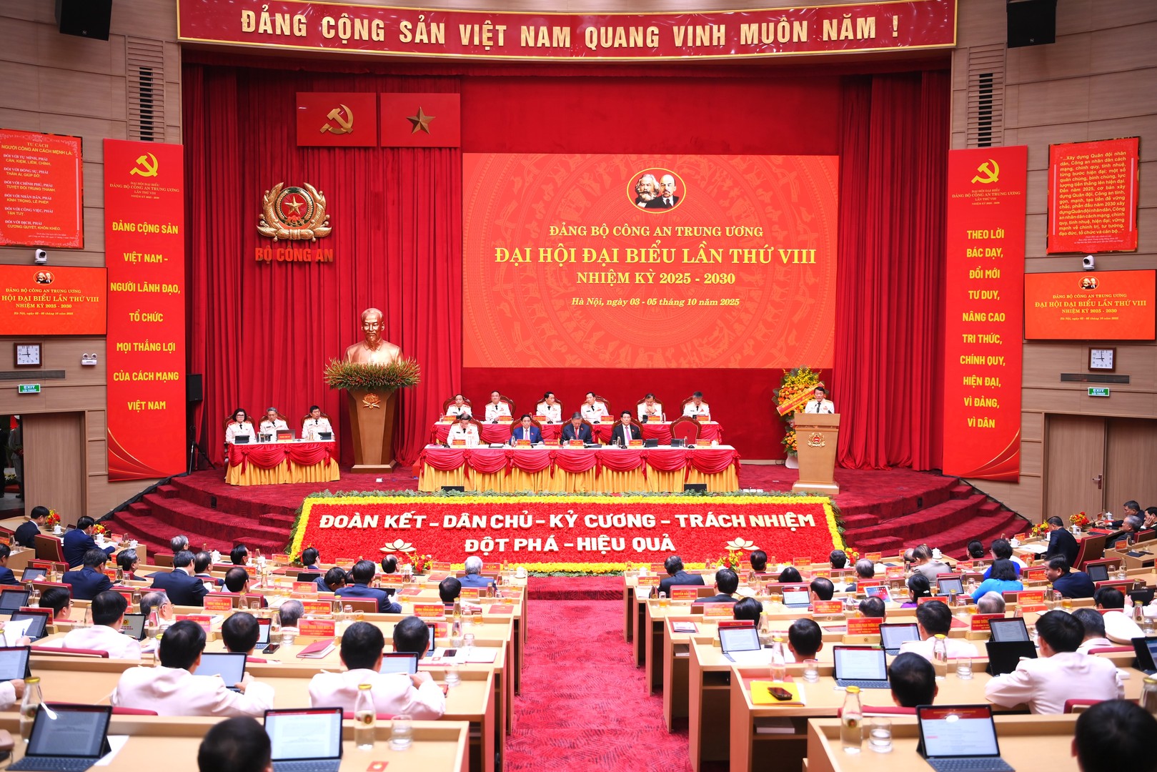 Toàn cảnh Đại hội đại biểu Đảng bộ Công an Trung ương lần thứ VIII, nhiệm kỳ 2025 – 2030.