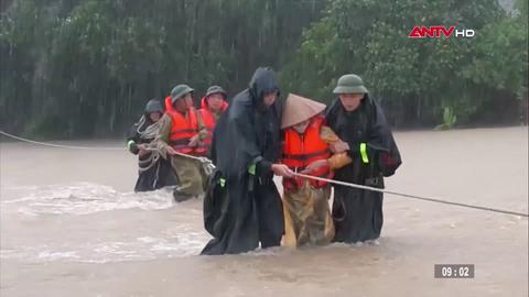 Công an các địa phương tập trung ứng cứu nhân dân vùng lũ lụt
