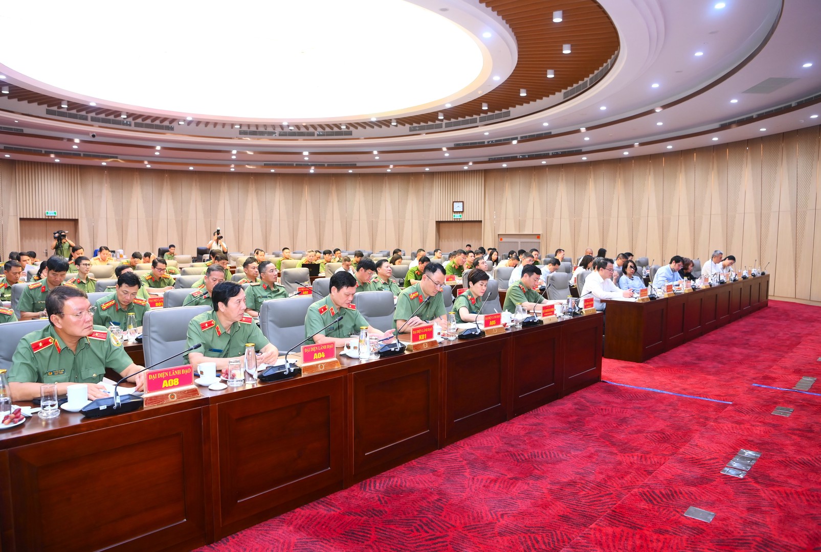 Cục An ninh mạng và phòng, chống tội phạm sử dụng công nghệ cao và các đơn vị liên quan báo cáo tiến độ công tác chuẩn bị tổ chức Lễ mở ký Công ước