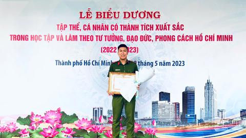 TRUNG UÝ TRẦN MINH HOÀNG: SỐNG TRẺ- SỐNG ĐẸP
