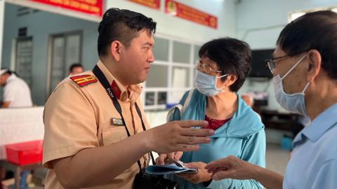 Phòng Cảnh sát giao thông Công an TP.HCM triển khai thủ tục sang tên xe qua VneID