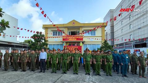 Hết lòng vì nhân dân phục vụ