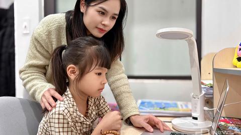 Nâng cao nhận thức về bảo vệ trẻ em trên không gian mạng