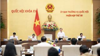 Điều chỉnh mục tiêu tăng trưởng 8% năm 2025 là quyết sách đúng đắn