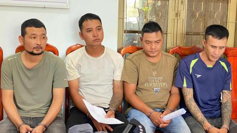 Khởi tố 4 đối tượng hành hung tài xế để tranh giành khách