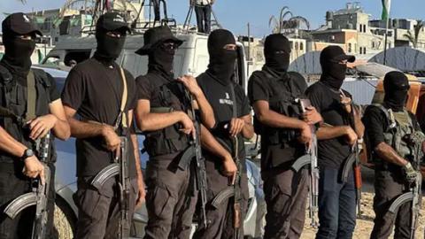 EU xem xét hỗ trợ giải giáp Hamas