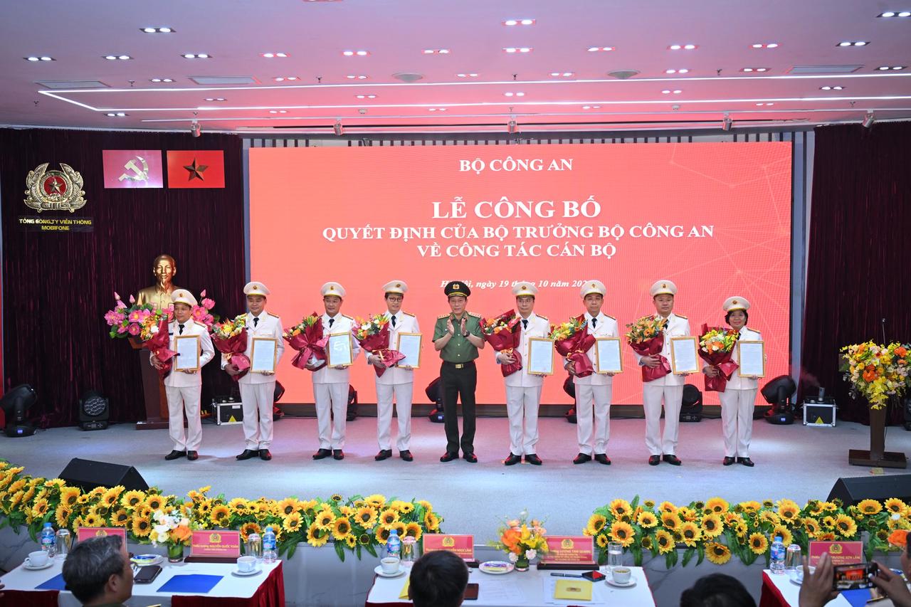 Phát triển Mobifone sớm trở thành doanh nghiệp đầu tàu trên lĩnh vực viễn thông, công nghệ Phát triển Mobifone sớm trở thành doanh nghiệp đầu tàu trên lĩnh vực viễn thông, công nghệ