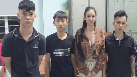 Nữ quái cầm đầu nhóm côn đồ xông vào phòng trọ chém người