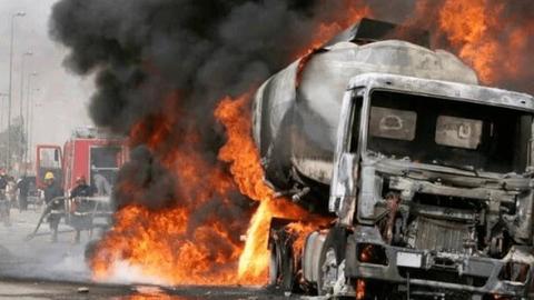 Nigeria: Nổ xe bồn chở nhiên liệu khiến hàng chục người thiệt mạng