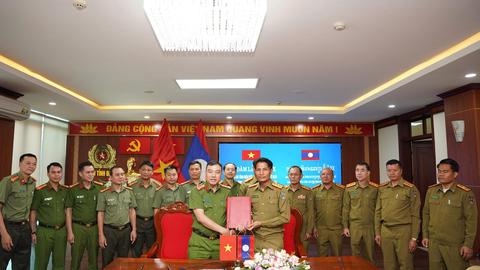 Phối hợp hiệu quả đảm bảo an ninh trật tự biên giới Việt Nam - Lào 