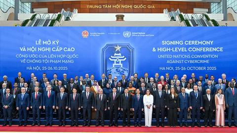 Lễ đón các đoàn khách quốc tế tham gia Lễ mở ký Công ước Hà Nội