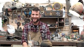 Nghệ nhân tạo ra những nhân vật kỳ ảo từ rác thải