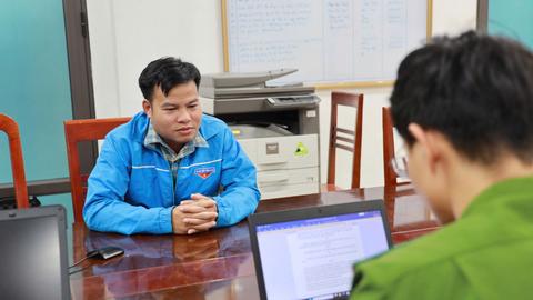 Bắt tạm giam giáo viên làm giả tài liệu của cơ quan, tổ chức