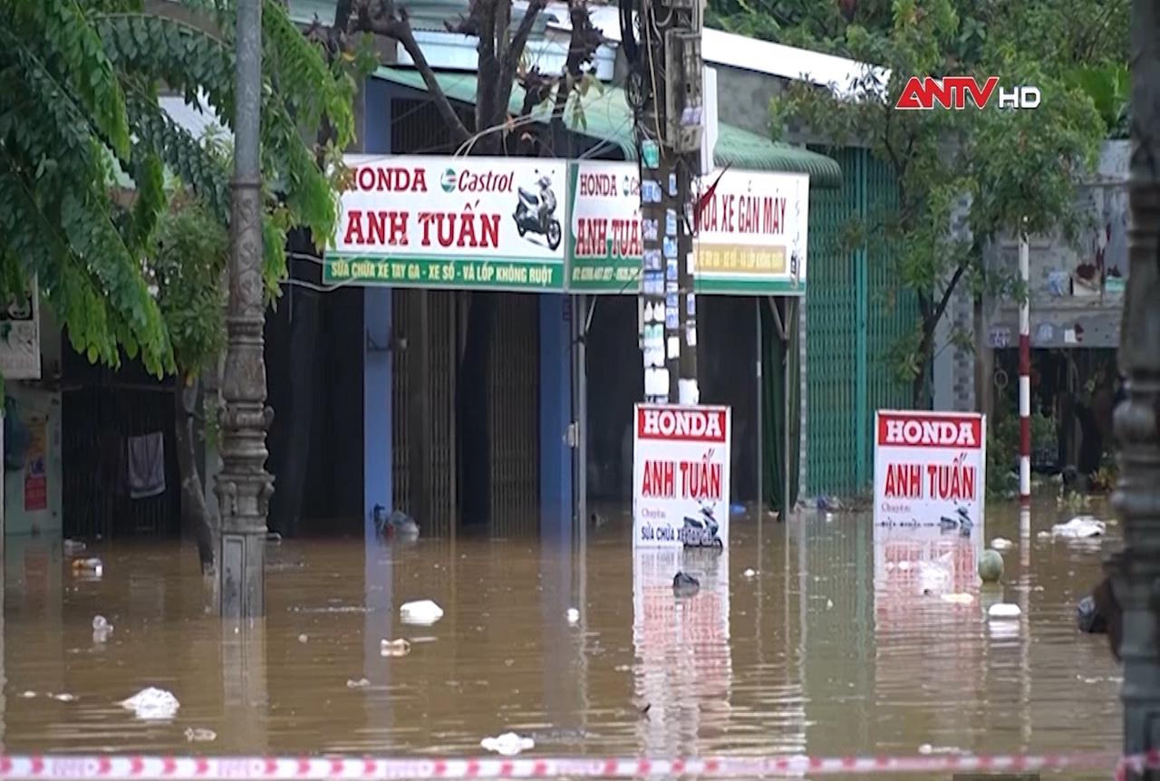 Quảng Ngãi: Mưa lớn khiến nhiều tuyến đường ngập sâu