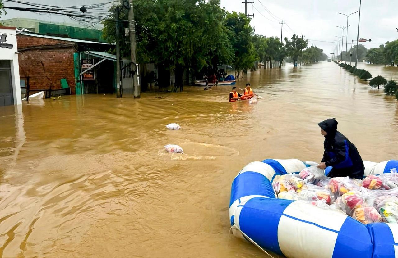 Lũ dâng trở lại ở Huế, lên nhanh ở Hà Tĩnh, Quảng Trị