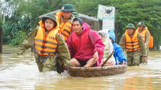 Công an Đà Nẵng huy động lực lượng khắc phục sạt lở ven sông Thu Bồn
