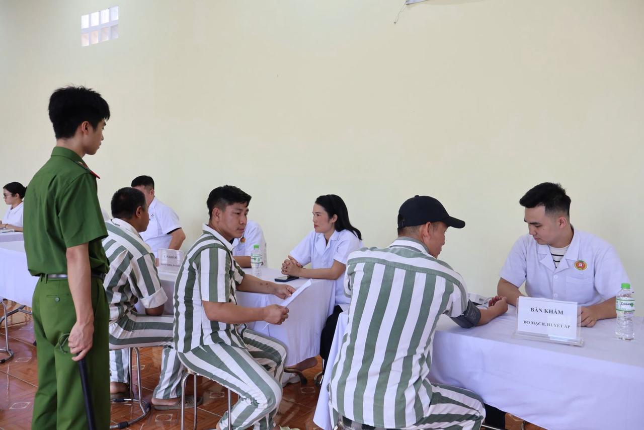 CÔNG TÁC Y TẾ TẬN TÌNH, NHÂN VĂN TẠI TRẠI TẠM GIAM SỐ 3 CÔNG AN TỈNH PHÚ THỌ