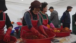 Người dân Hàn Quốc ăn mừng lễ hội kim chi ở Gwangju