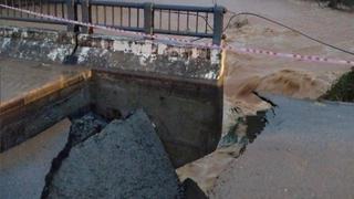   Sập mố cầu Phú Mậu trên tuyến Tỉnh lộ 14B