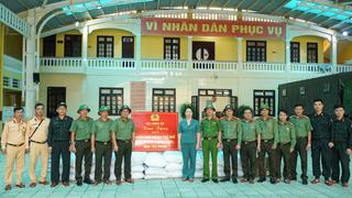 Bộ Công an tiếp tục hỗ trợ khẩn cấp người dân TP Huế