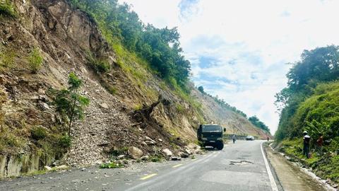 Bão số 13 đã tan, cảnh báo mưa lũ, sạt lở