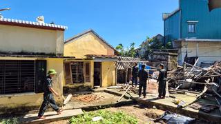 Khắc phục hậu quả lốc xoáy kinh hoàng ở Long Phụng