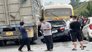 Tai nạn liên hoàn trên cao tốc Hà Nội - Thái Nguyên