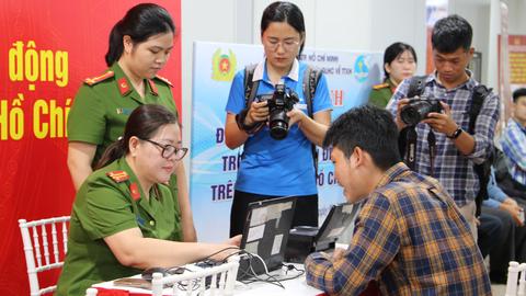 Hướng dẫn người dân góp ý vào dự thảo các văn kiện Đại hội XIV của Đảng trên VNeID