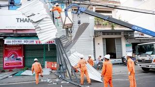 Khôi phục cấp điện trở lại cho hơn 68% khách hàng sau bão