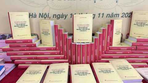Giới thiệu cuốn sách của cố Tổng Bí thư Nguyễn Phú Trọng về xây dựng lực lượng Công an nhân dân