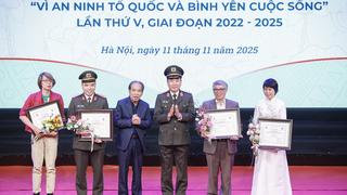 Trao giải cuộc thi viết tiểu thuyết, truyện và ký về đề tài “Vì an ninh Tổ quốc và bình yên cuộc sống” lần thứ V