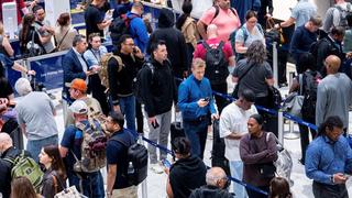 Mỹ: Nguy cơ tiếp tục hủy chuyến bay ngay cả khi chính phủ mở cửa trở lại