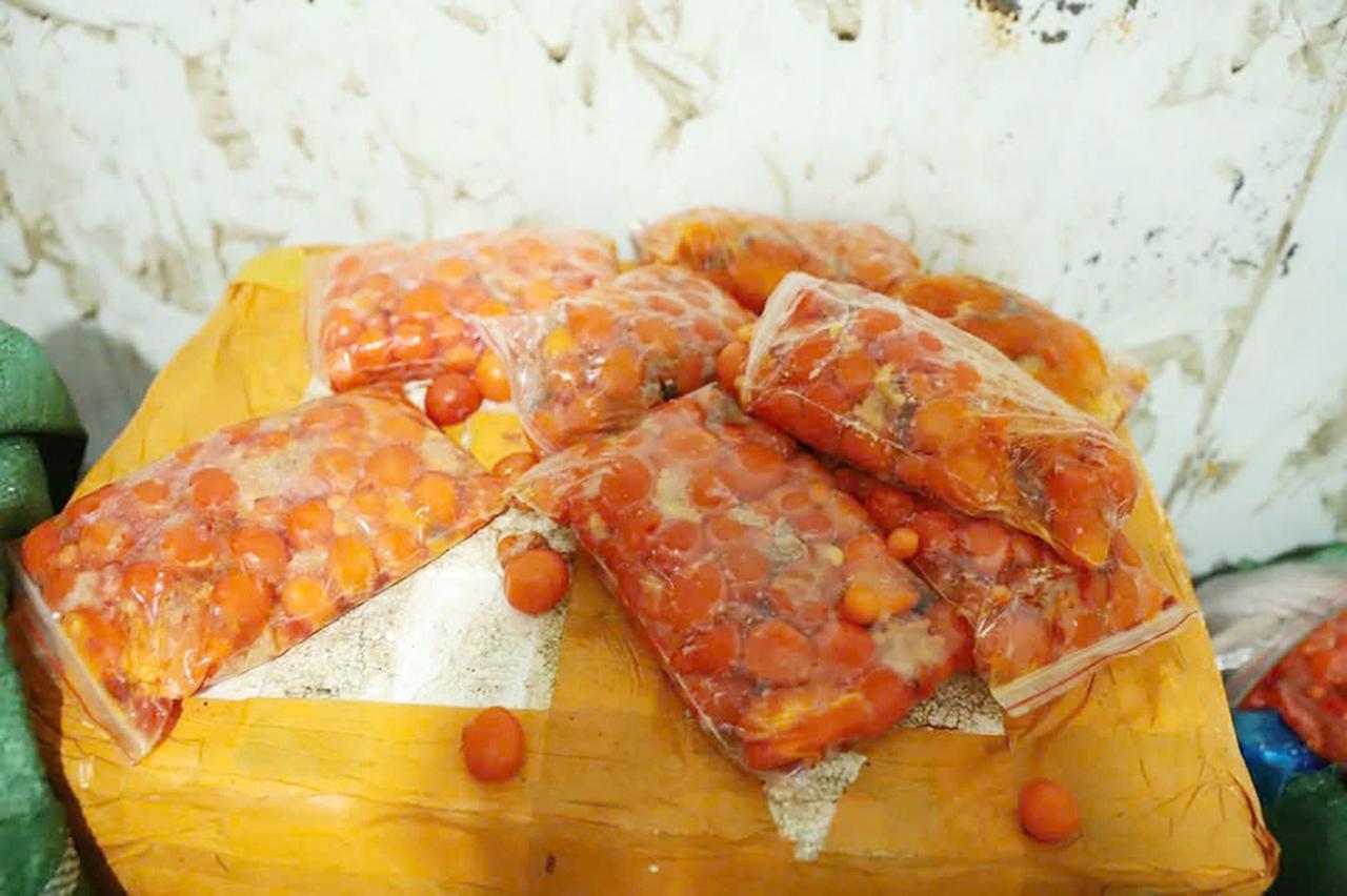 Công an xã Tiên Du phát hiện gần 2 tấn thực phẩm đông lạnh không nguồn gốc