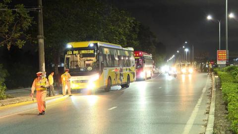 Xử lý nghiêm xe khách trá hình sau mưa lũ