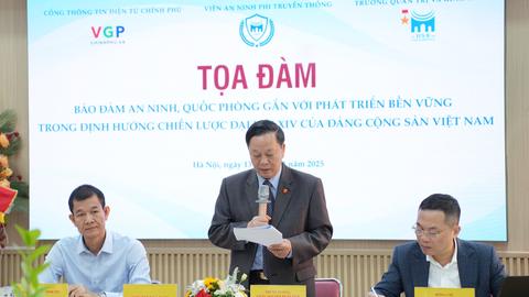 Đảm bảo quốc phòng, an ninh gắn với phát triển bền vững 