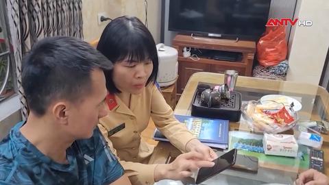Công an Hà Nội đến từng hộ dân số hóa hồ sơ phương tiện