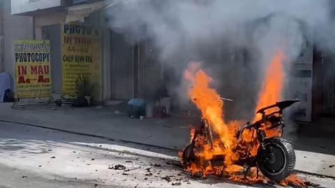 Cảnh báo nguy cơ cháy nổ từ pin xe điện